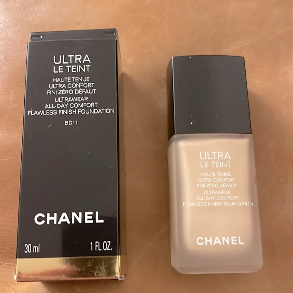 CHANEL Ultrawear All-Day Comfort Flawless Finish Foundation # BD 11. New